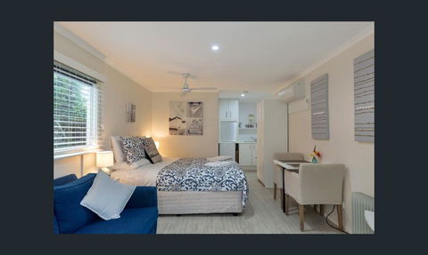 Wintergarden Beach Cabin - South Australia Travel 6