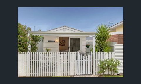 Wintergarden Beach Cabin - South Australia Travel 3