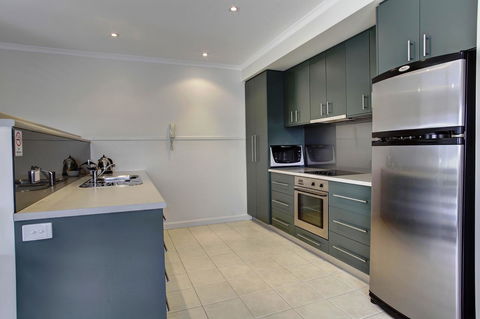 Tasman Beachside Apartment - South Australia Travel 3