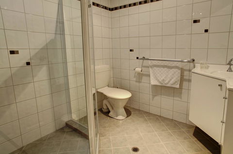 Tasman Beachside Apartment - South Australia Travel 7