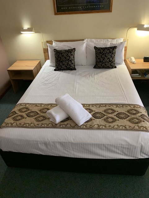 Cumberland Motor Inn - South Australia Travel 16