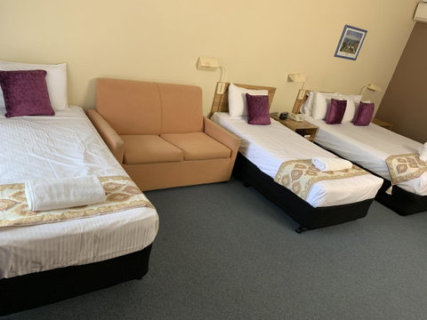 Cumberland Motor Inn - South Australia Travel 12