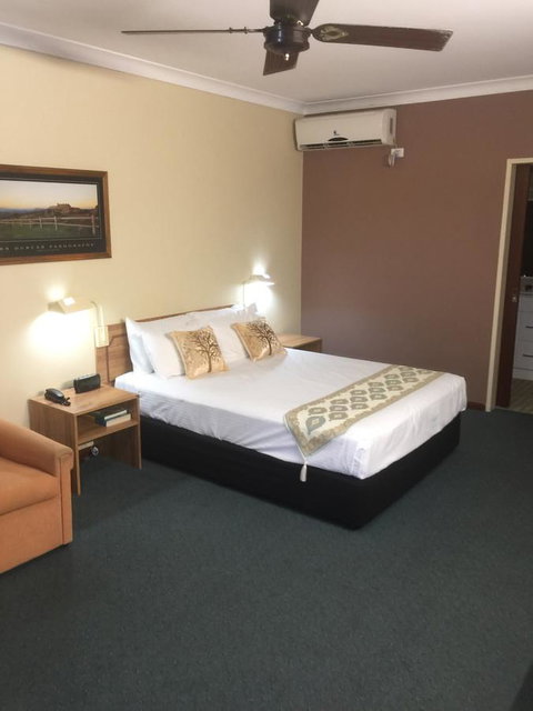 Cumberland Motor Inn - South Australia Travel 25