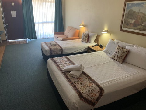 Cumberland Motor Inn - South Australia Travel 21