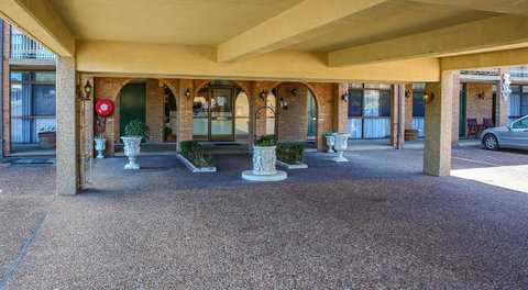 Cumberland Motor Inn - South Australia Travel 38
