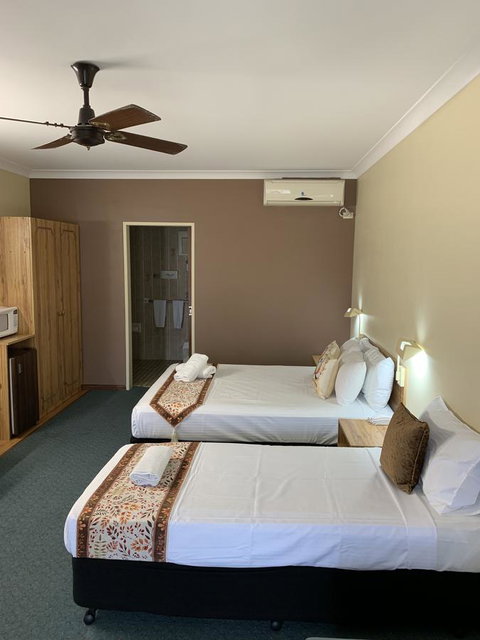 Cumberland Motor Inn - South Australia Travel 19