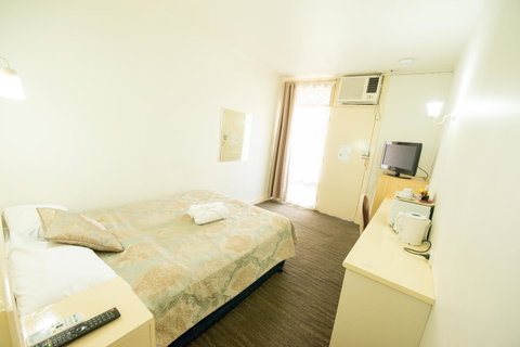 Jacksons Motor Inn - South Australia Travel 34