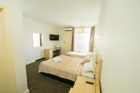 Jacksons Motor Inn - South Australia Travel 17