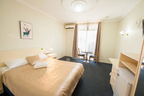 Jacksons Motor Inn - South Australia Travel 5