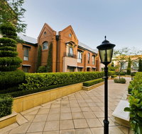 Majestic Old Lion Apartments - South Australia Travel