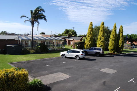 Arkana Motor Inn & Terrace Apartments - South Australia Travel 33