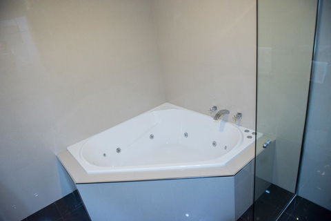 Arkana Motor Inn & Terrace Apartments - South Australia Travel 17