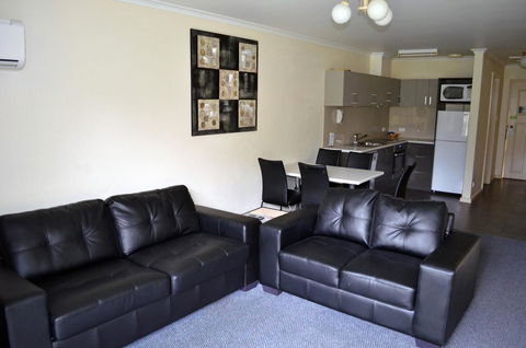 Arkana Motor Inn & Terrace Apartments - South Australia Travel 34