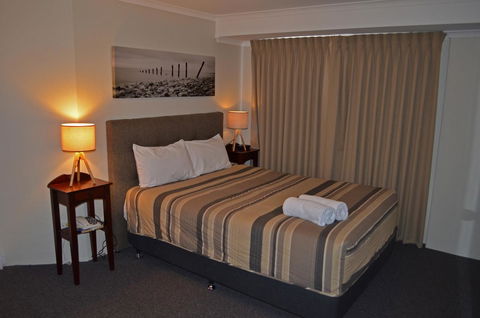 Arkana Motor Inn & Terrace Apartments - South Australia Travel 1