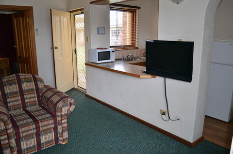 Arkana Motor Inn & Terrace Apartments - South Australia Travel 35