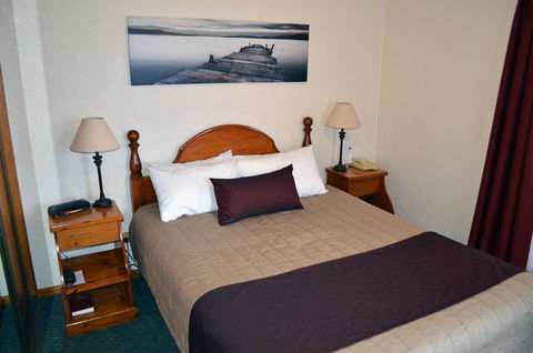 Arkana Motor Inn & Terrace Apartments - South Australia Travel 14
