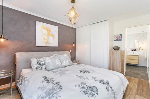 Heart Of Glenelg BnB - South Australia Travel 1