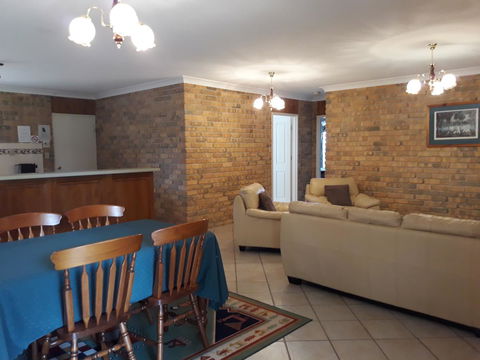 Acacia Apartments - South Australia Travel 9