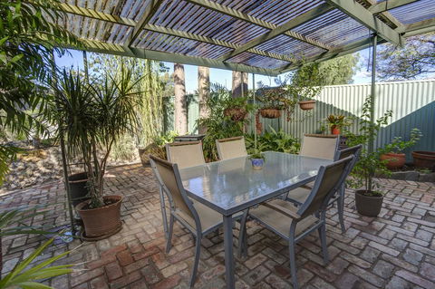 Tanunda Cottages - South Australia Travel 17
