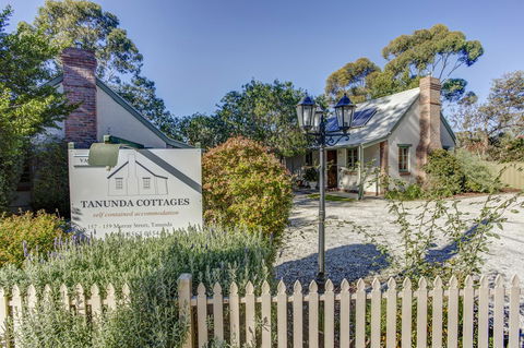 Tanunda Cottages - South Australia Travel 0