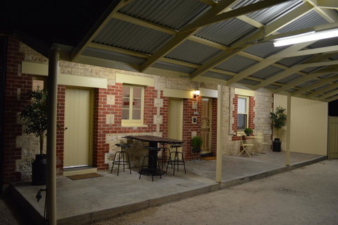 Two Cow Cottage Bed & Breakfast - South Australia Travel 32