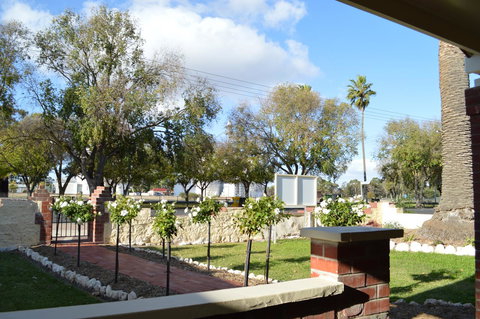 Two Cow Cottage Bed & Breakfast - South Australia Travel 31