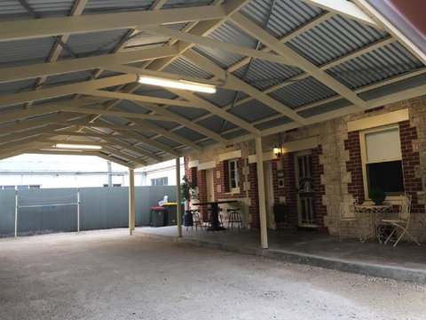 Two Cow Cottage Bed & Breakfast - South Australia Travel 7