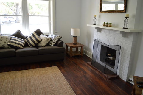 Two Cow Cottage Bed & Breakfast - South Australia Travel 27