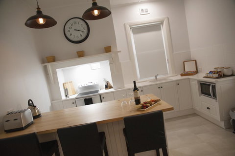 Two Cow Cottage Bed & Breakfast - South Australia Travel 33