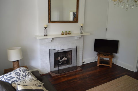 Two Cow Cottage Bed & Breakfast - South Australia Travel 11