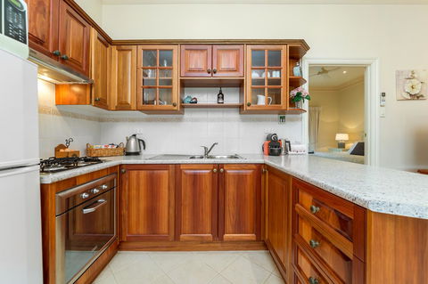 Barossa Vineyard Cottages - South Australia Travel 15