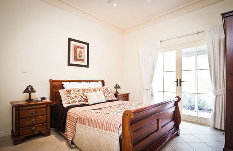 Barossa Vineyard Cottages - South Australia Travel 32