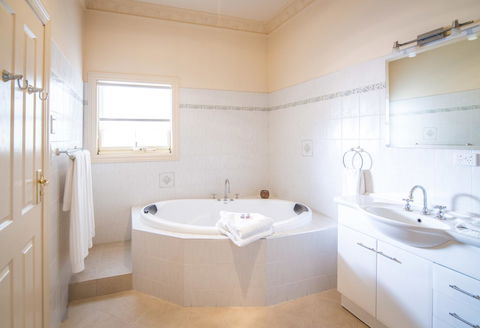 Barossa Vineyard Cottages - South Australia Travel 33