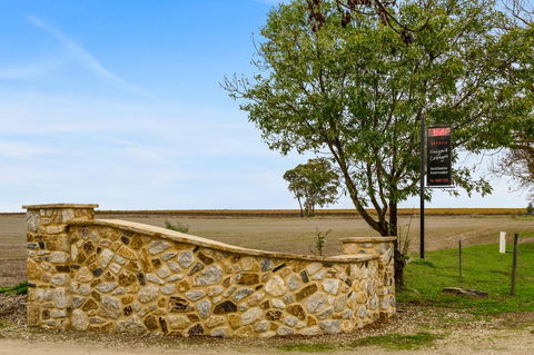 Barossa Vineyard Cottages - South Australia Travel 9