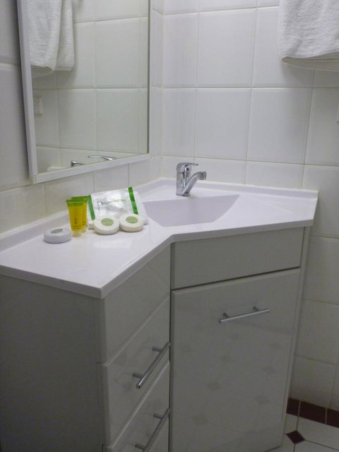 Ensenada Motor Inn And Suites - South Australia Travel 15