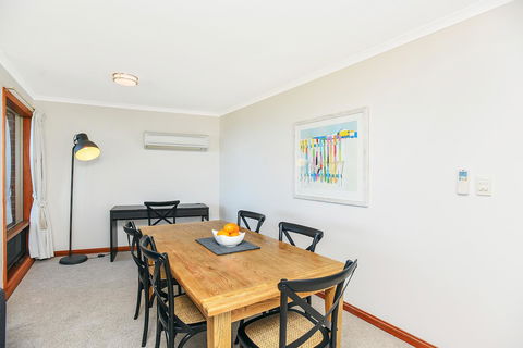 Franklin Beachfront Apartments - South Australia Travel 7