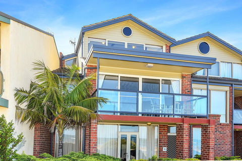 Franklin Beachfront Apartments - South Australia Travel 2