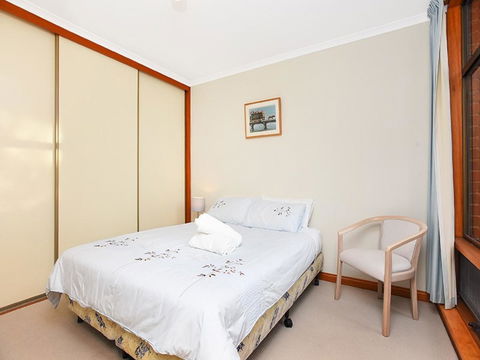 Franklin Beachfront Apartments - South Australia Travel 15