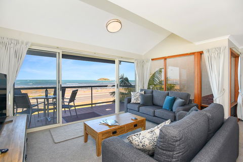 Franklin Beachfront Apartments - South Australia Travel 6