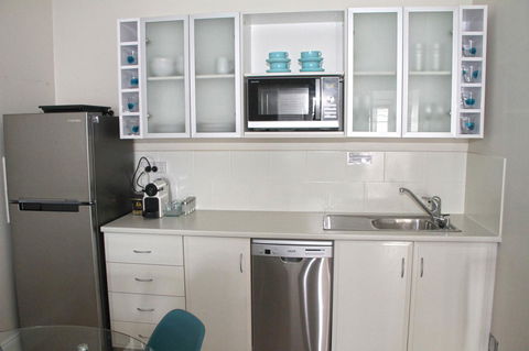 Smugglers Inn Studio Apartments - South Australia Travel 8