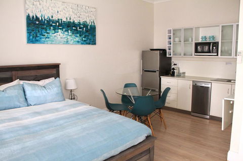 Smugglers Inn Studio Apartments - South Australia Travel 4