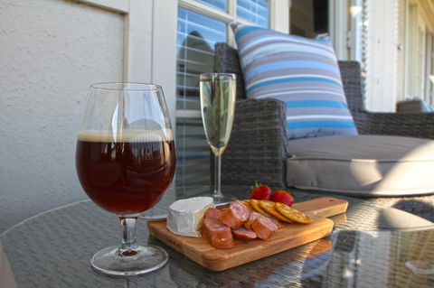 Smugglers Inn Studio Apartments - South Australia Travel 2