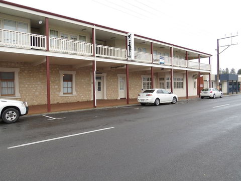 Smugglers Inn Studio Apartments - South Australia Travel 10