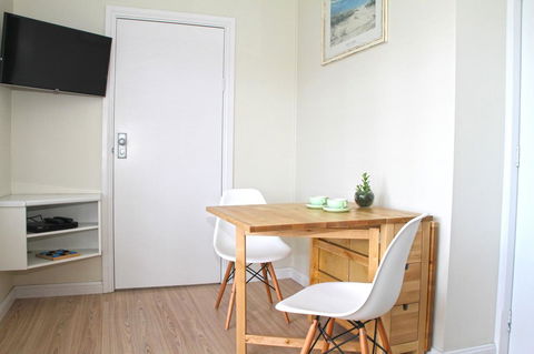 Smugglers Inn Studio Apartments - South Australia Travel 14