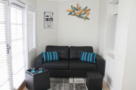 Smugglers Inn Studio Apartments - South Australia Travel 3