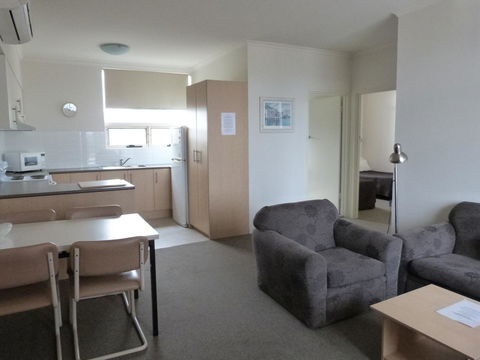 Glenelg Holiday Apartments - Corfu - South Australia Travel 9