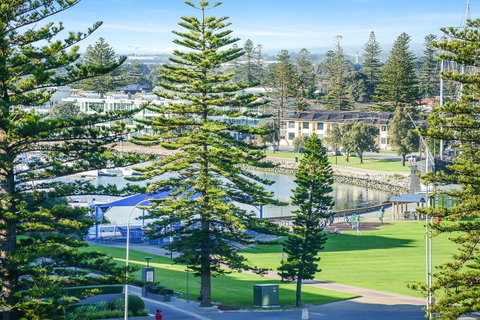 Pier Luxury Apartments - South Australia Travel 34