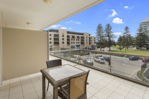 Pier Luxury Apartments - South Australia Travel 10