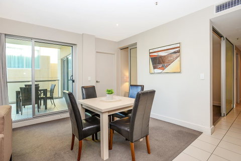 Pier Luxury Apartments - South Australia Travel 23