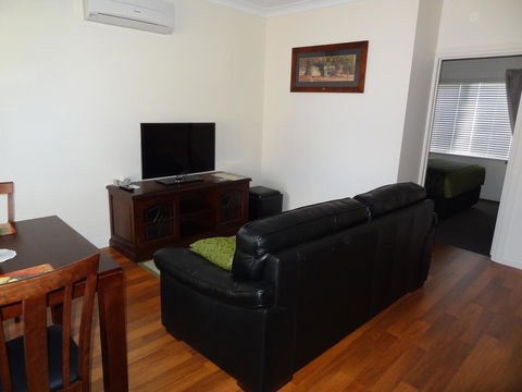 Hahndorf Oak Tree Cottages - South Australia Travel 7
